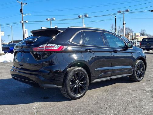 2023 Ford Edge SE