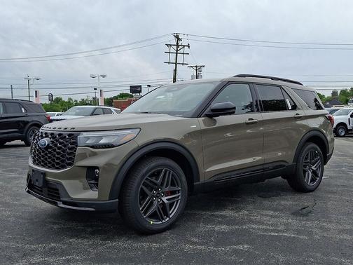 Marsh Gray 2026 Ford Explorer ST-Line
