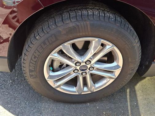 Burgundy Velvet Metallic Tinted Clearcoat 2017 Ford Edge SEL