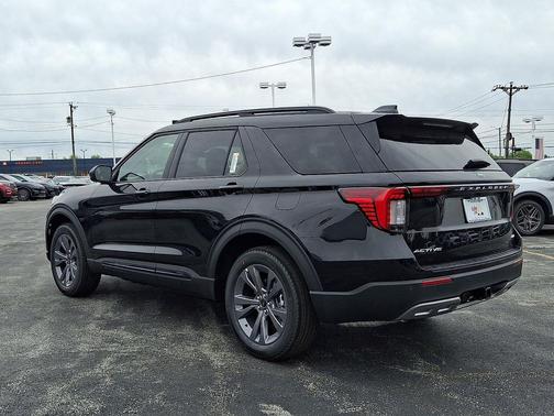 Agate Black Metallic 2026 Ford Explorer Active