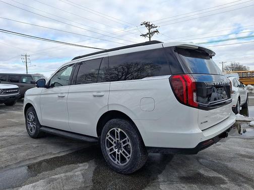 2026 Ford Expedition Active