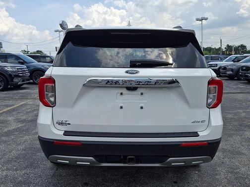 Star White Metallic Tri-Coat 2023 Ford Explorer XLT