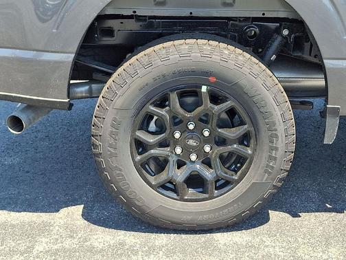 Carbonized Gray Metallic 2026 Ford F-150 XLT