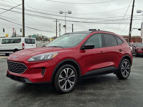 Rapid Red Metallic Tinted Clearcoat 2022 Ford Escape SE