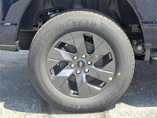 2025 Ford F-150 Lightning LARIAT