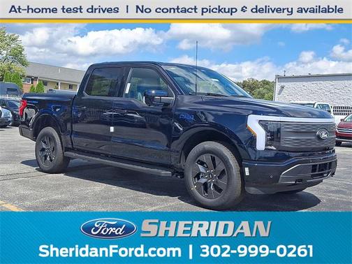2025 Ford F-150 Lightning LARIAT