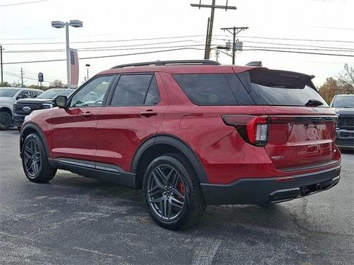 2025 Ford Explorer ST-Line