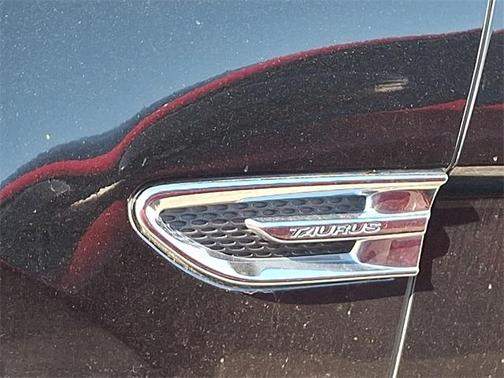 2018 Ford Taurus SEL
