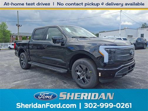 2025 Ford F-150 Lightning LARIAT