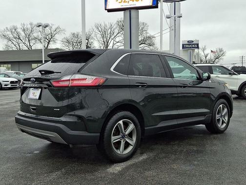 Forged Green 2022 Ford Edge SEL