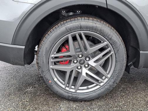 Carbonized Gray Metallic 2026 Ford Explorer ST-Line