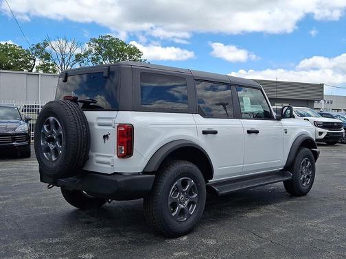 Oxford White 2026 Ford Bronco Big Bend