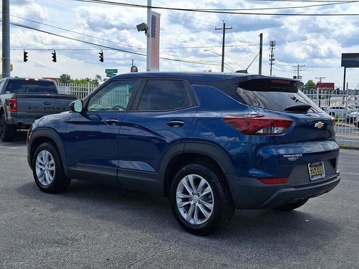Pacific Blue Metallic 2021 Chevrolet Trailblazer LS