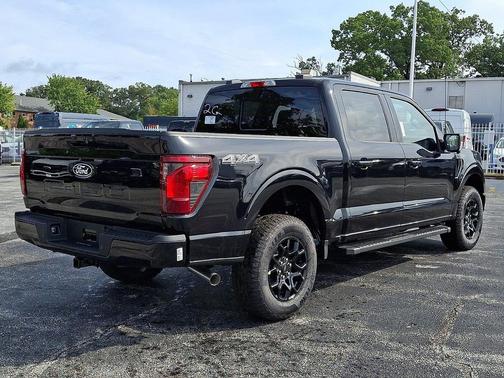 Agate Black Metallic 2026 Ford F-150 XLT