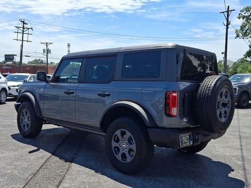 Carbonized Gray Metallic 2026 Ford Bronco Big Bend