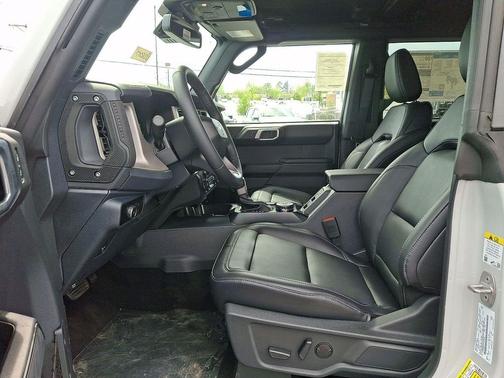 Avalanche Gray 2026 Ford Bronco Outer Banks