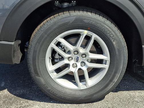 Carbonized Gray Metallic 2026 Ford Explorer Active