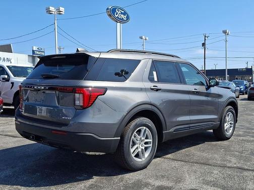 Carbonized Gray Metallic 2026 Ford Explorer Active