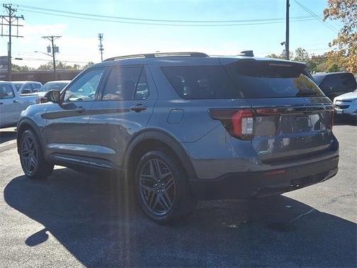 2025 Ford Explorer ST-Line