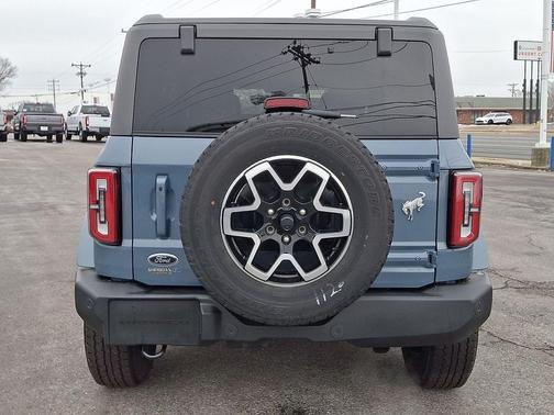 2025 Ford Bronco Outer Banks