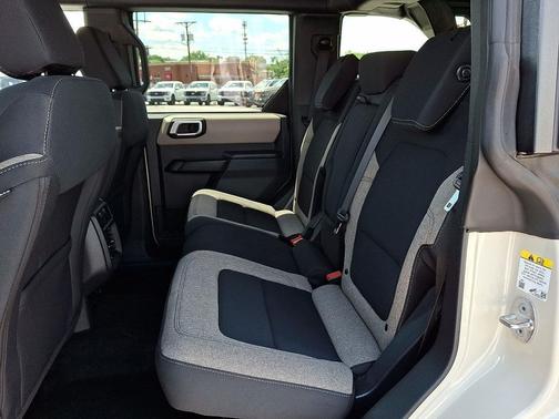 Desert Sand 2026 Ford Bronco Big Bend
