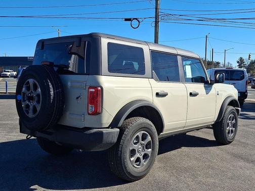Desert Sand 2026 Ford Bronco Big Bend