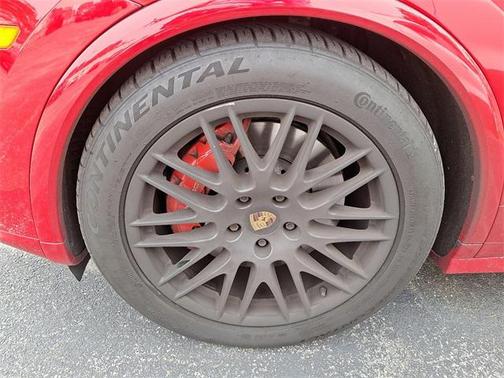 2016 Porsche Cayenne GTS