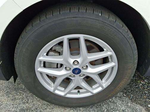 Star White Metallic Tri-Coat 2022 Ford Edge SEL