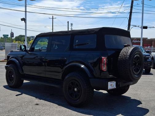 Shadow Black 2022 Ford Bronco Outer Banks
