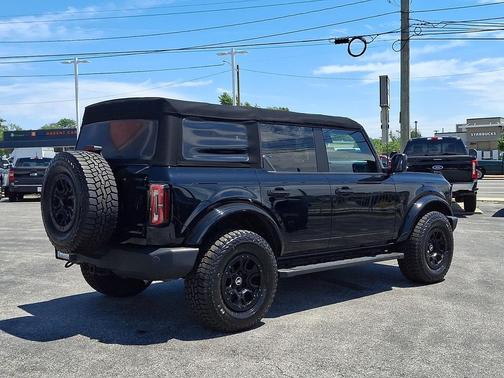 Shadow Black 2022 Ford Bronco Outer Banks