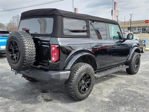 Shadow Black 2022 Ford Bronco Outer Banks