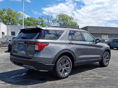 Carbonized Gray Metallic 2026 Ford Explorer Active