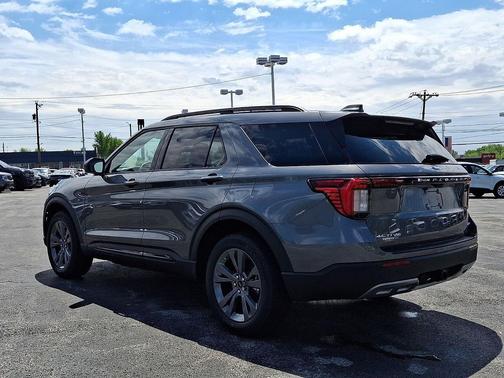 Carbonized Gray Metallic 2026 Ford Explorer Active