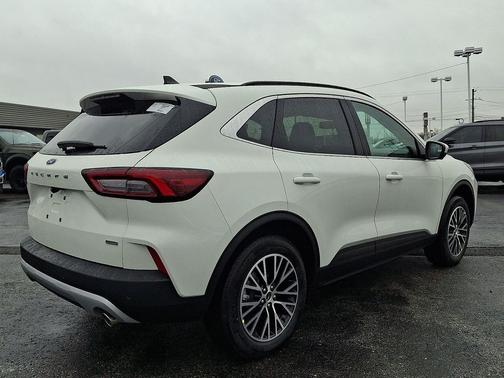 2026 Ford Escape PHEV Base