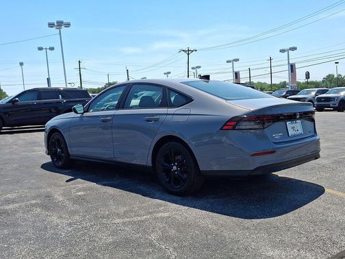 Urban Gray Pearl 2025 Honda Accord SE