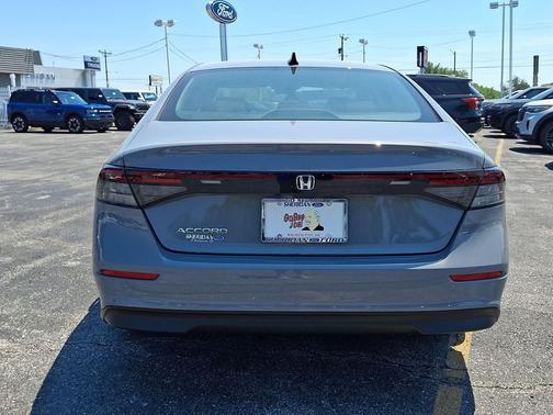 Urban Gray Pearl 2025 Honda Accord SE