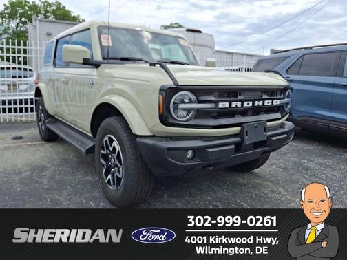 Desert Sand 2025 Ford Bronco Outer Banks