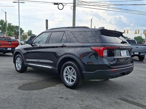 Agate Black Metallic 2025 Ford Explorer Active