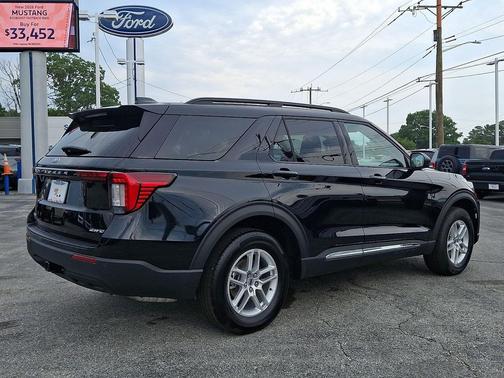 Agate Black Metallic 2025 Ford Explorer Active