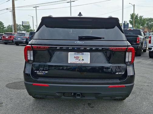 Agate Black Metallic 2025 Ford Explorer Active