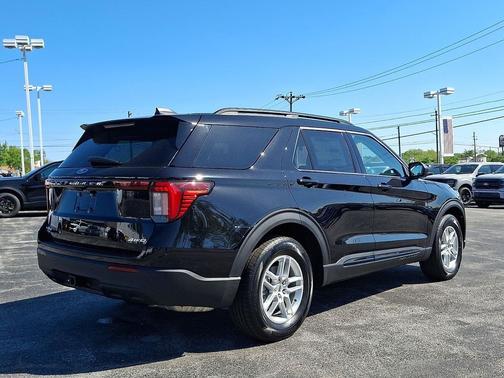 Agate Black Metallic 2026 Ford Explorer Active