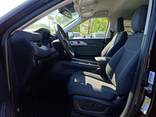 Agate Black Metallic 2026 Ford Explorer Active