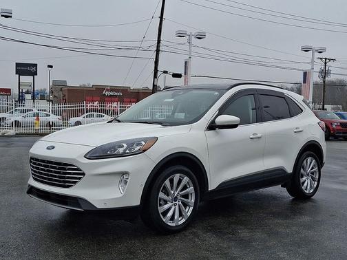 2022 Ford Escape Titanium