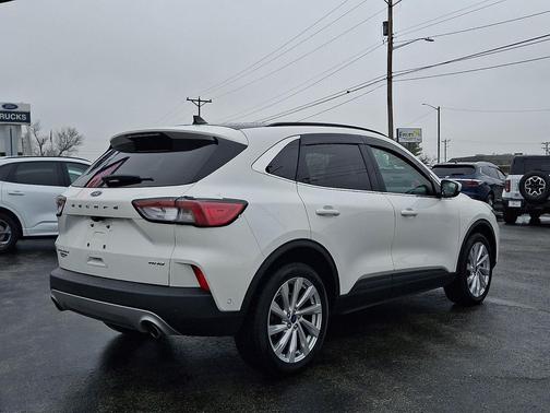 2022 Ford Escape Titanium