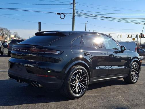 2025 Porsche Cayenne S