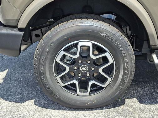 Marsh Gray 2026 Ford Bronco Outer Banks