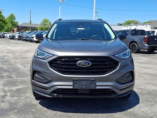 Carbonized Gray Metallic 2022 Ford Edge SE