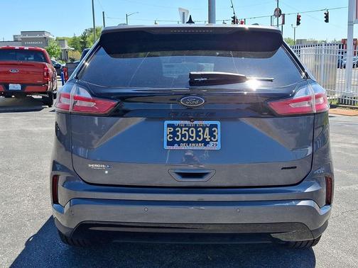 Carbonized Gray Metallic 2022 Ford Edge SE