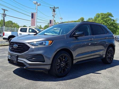 Carbonized Gray Metallic 2022 Ford Edge SE
