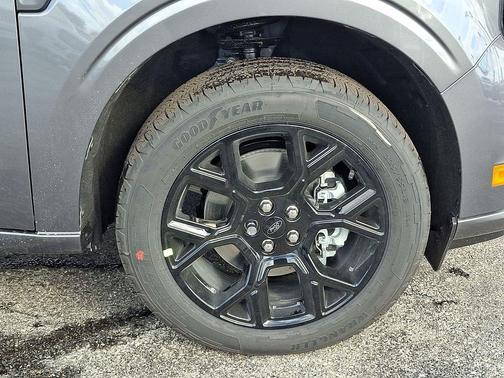 Carbonized Gray Metallic 2026 Ford Maverick Lobo Standard